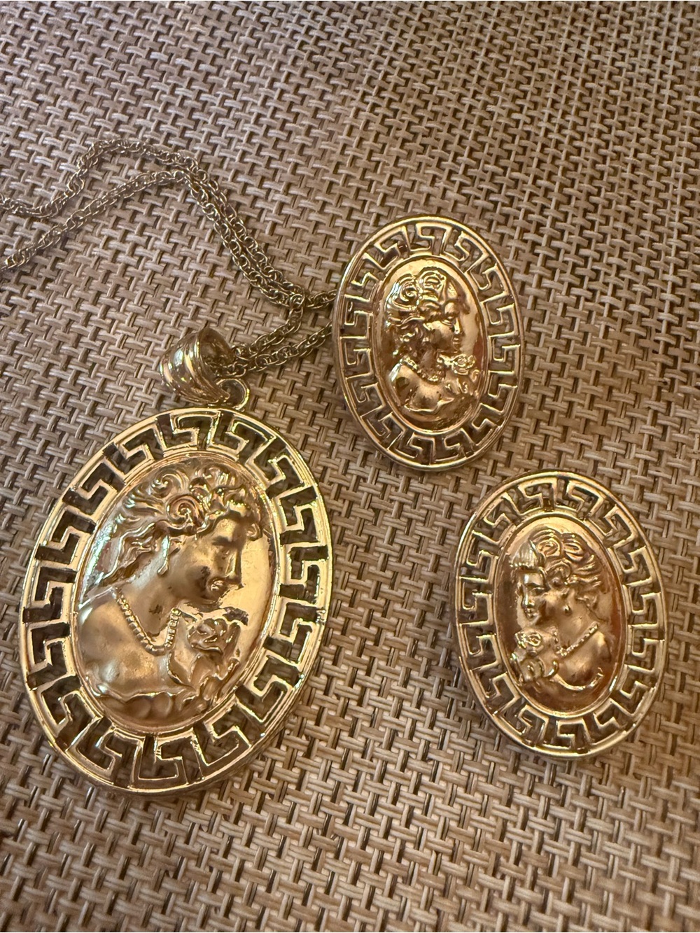 Classic Gold Cameo Pendant Necklace with Matching Earrings - Women's Jewelry
